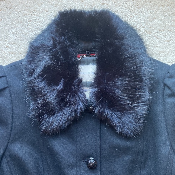 Banana Republic🖤Black Coat with Fur Collar - Picture 2 of 7